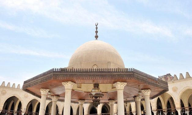 Egypt extends closures of mosques, places of worship due to COVID-19