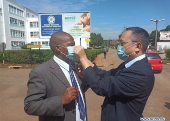 Xi: China, Zimbabwe to step up pandemic fight