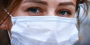 Experts Recommend Moroccans Wear Face Masks to Curb COVID-19 Spread