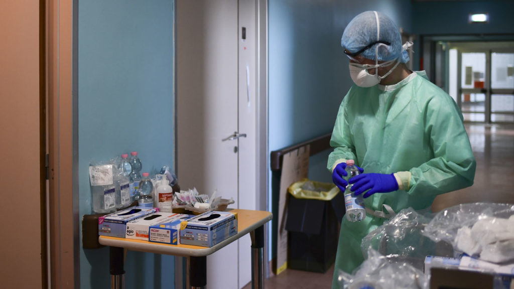 Italy launches antibody tests for virus immunity