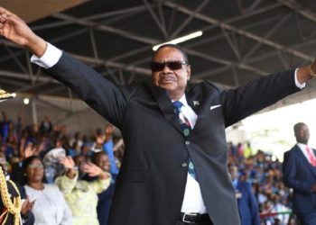 Malawi president, ministers take 10% salary cut to fight coronavirus