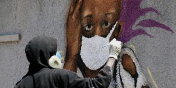 Senegal's graffiti artists join fight against coronavirus