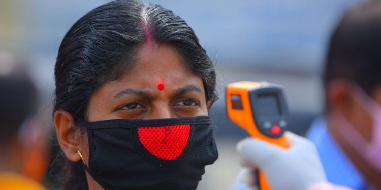 COVID-19, May 3 -- India's total cases near 40,000, Buffett company's airline stocks all sold