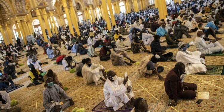 COVID-19: As mosques reopen across West Africa, Covid-19 fears grow