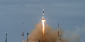 WORLD NEWS: Russia and US look to revive space links