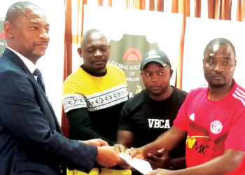 Malawi: Supporters present petition on football return