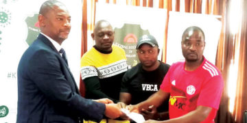 Malawi: Supporters present petition on football return