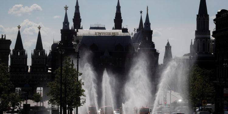 Moscow to end self-isolation rules from Tuesday, summer cafes to open on June 16 – mayor