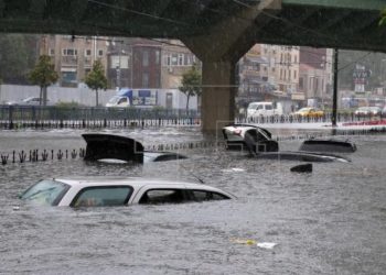 Heavy rainfall causes damages in Turkey's Istanbul, Bursa province