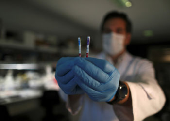 Argentine authorities call for greater efforts from public to battle pandemic