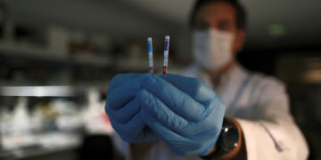 Argentine authorities call for greater efforts from public to battle pandemic