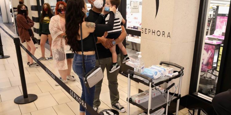 COVID-19 spike hits most western states of US after reopening