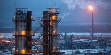 Oil rises as markets await Opec+ meeting on extended output cuts