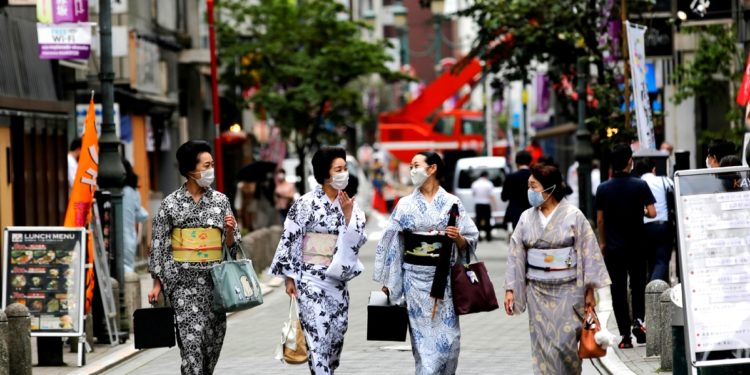 Tokyo shifts to highest alert level