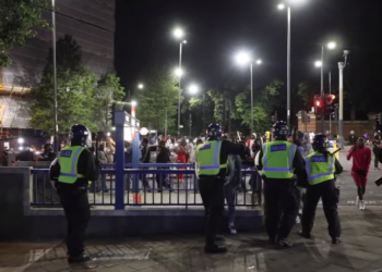 London police threaten RAVE RAIDS after officers attacked at illegal block party in Hackney
