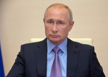 Kremlin pours cold water on anonymous Bloomberg claims about ‘elite’ Covid-19 vaccine, says Putin hasn’t been immunized