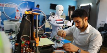 Egyptian engineer invents robot for COVID-19 diagnosis, medical care