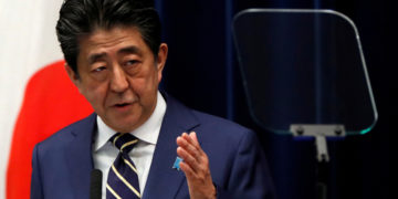 Japan's Abe admitted to hospital for health checkup