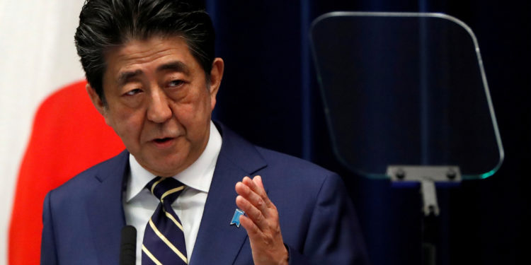 Japan's Abe admitted to hospital for health checkup