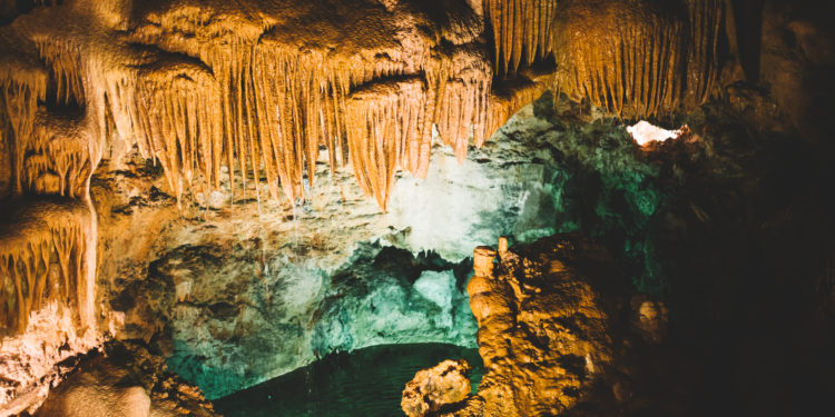Cango Caves in Oudtshoorn, Western Cape : Complete Guide