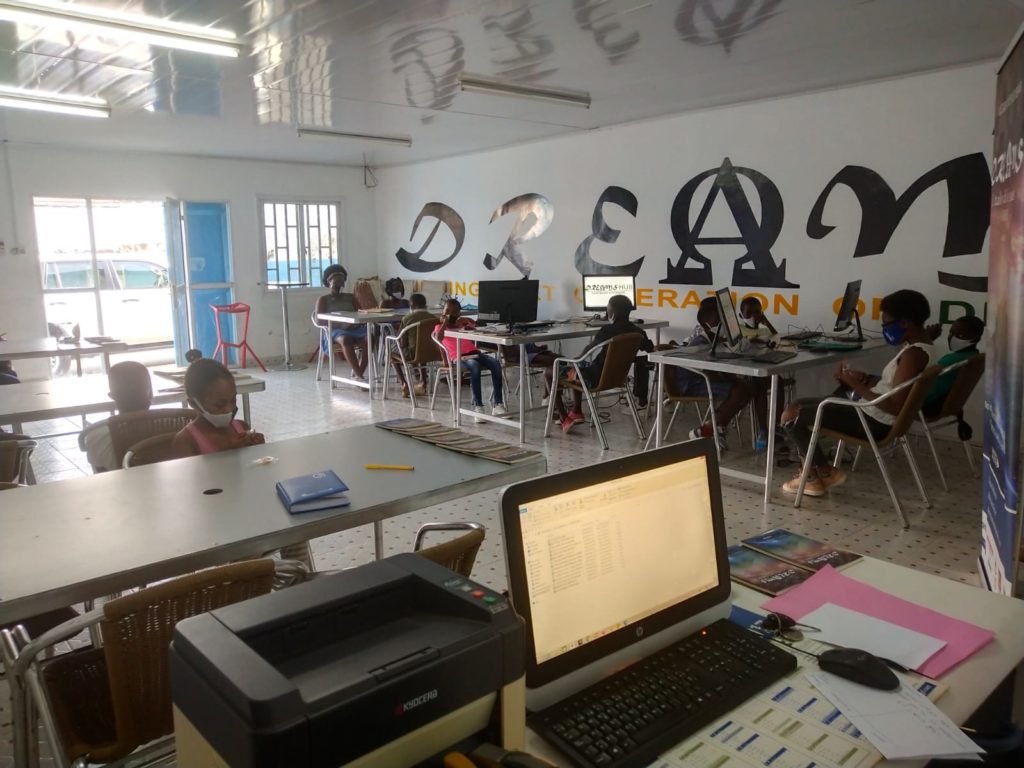 Malabo: The Ambassador of India to Equatorial Guinea pays a visit to Dreams Hub