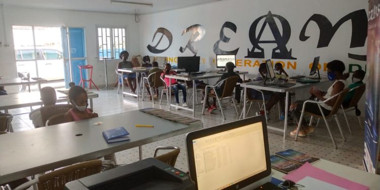 Malabo: The Ambassador of India to Equatorial Guinea pays a visit to Dreams Hub