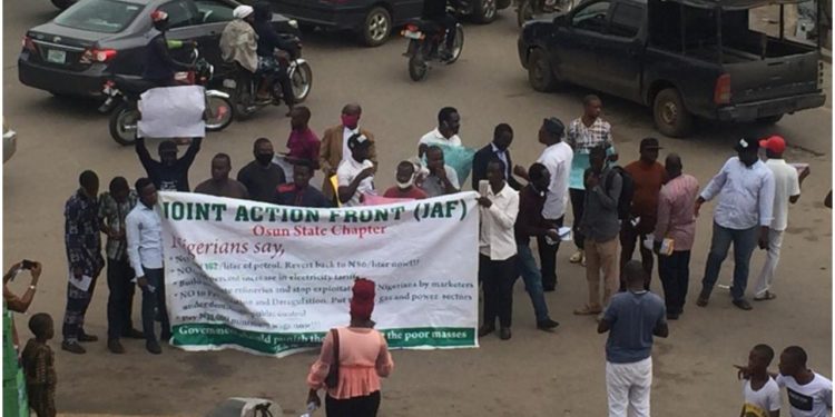 NEWSHuman rights group urge President Buhari to resign or reverse tariff increase