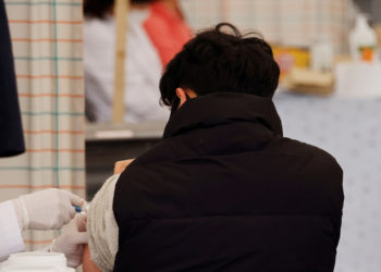 South Korean’s medical association urges govt to suspend flu shot program after 13 people die after receiving jab