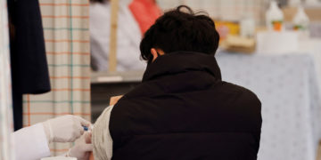 South Korean’s medical association urges govt to suspend flu shot program after 13 people die after receiving jab