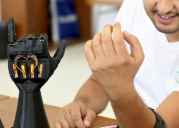 Tunisian startup prints solar-powered bionic hands