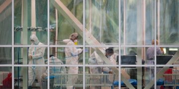 Covid-19: Russia's regions struggle in second wave of cases