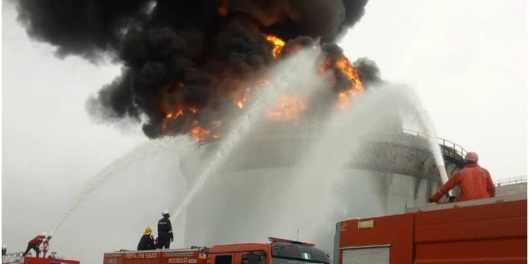 Nigeria: Petroleum storage tank guts fire in Apapa