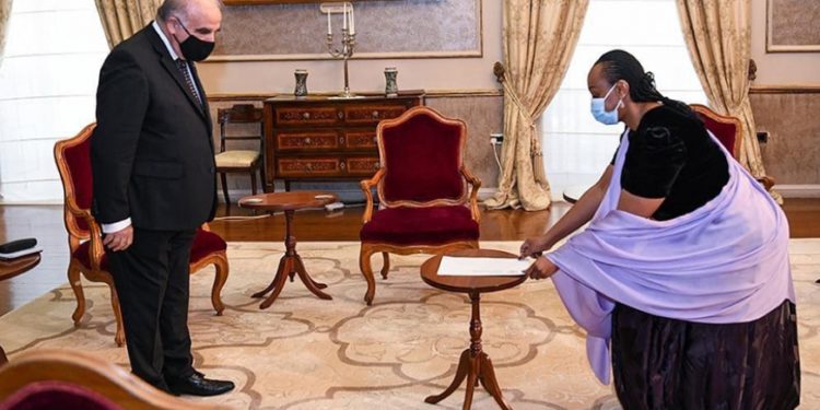 Rwandan envoy Karitanyi presents credentials in Malta
