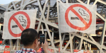 Smokers: more likely to develop severe disease and die from COVID-19