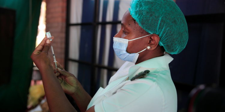 Harare: Zimbabweans praise China COVID-19 vaccines