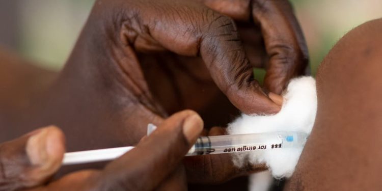 Uganda: Police hunt phoney doctor and arrest nurses in Covid-19 vaccine scam