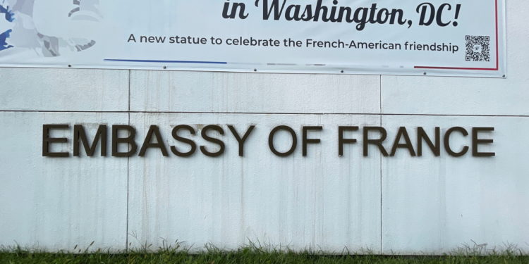 France has decided to recall its ambassadors to the United States and Australia for consultations