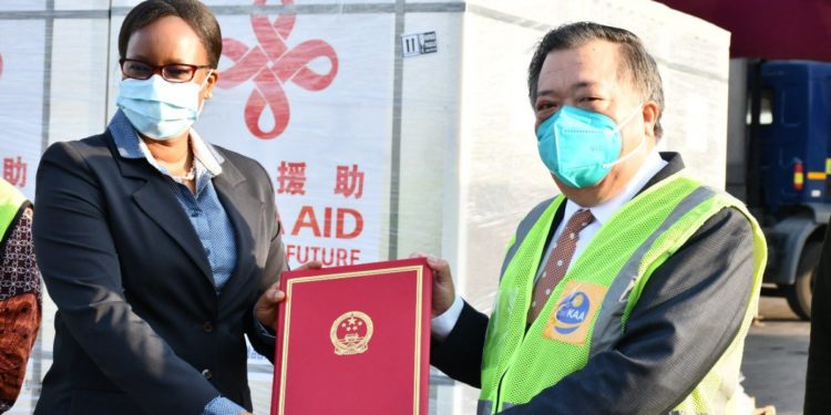 Covid-19: 200 000 doses of the Sinopharm vaccine arrived in Kenya