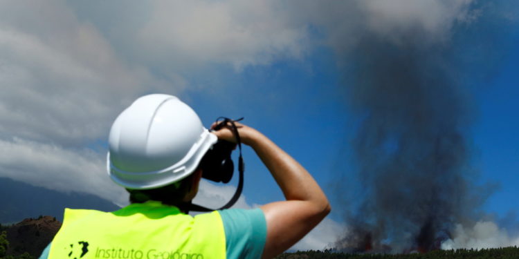 Int´l: La Palma volcano eruption could last 24-84 days: expert estimate