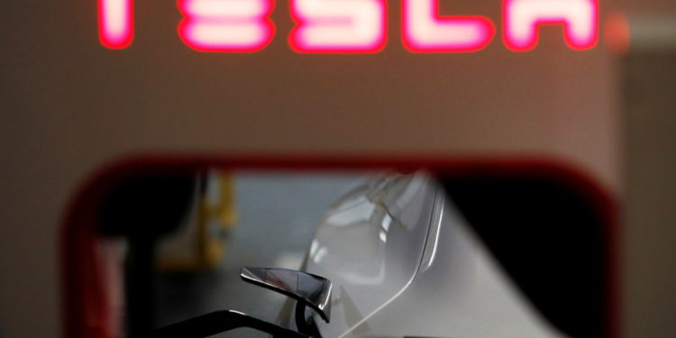 Tesla falls on Musk tweet saying Hertz deal not signed yet