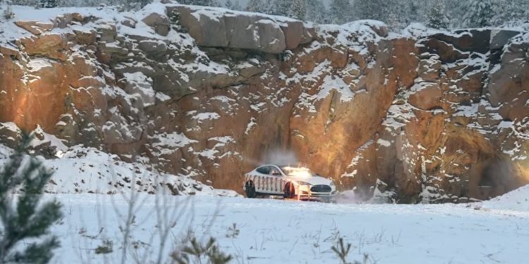 Angry owner blows up his Tesla with 30 kilograms of dynamite