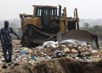 Covid-19: Providing nearly expired vaccines to Africa is immoral, African experts.