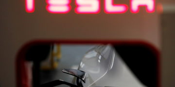 SAN FRANCISCO: Tesla recalls almost half a million electric cars over safety issues