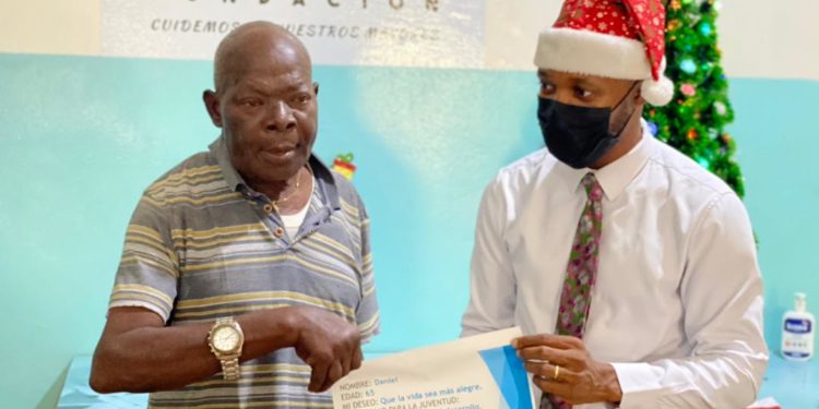 Equatorial Guinea: Dreams Hub and Fundacion Ana Costa, Spread Christmas Cheer