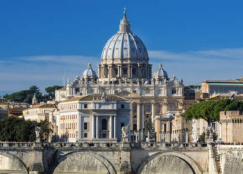 Vatican: Pope’s close aides test positive for Covid-19