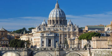 Vatican: Pope’s close aides test positive for Covid-19