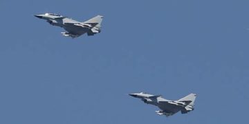 Int´l: Chinese Air Force alarms Taiwan with massive flyby