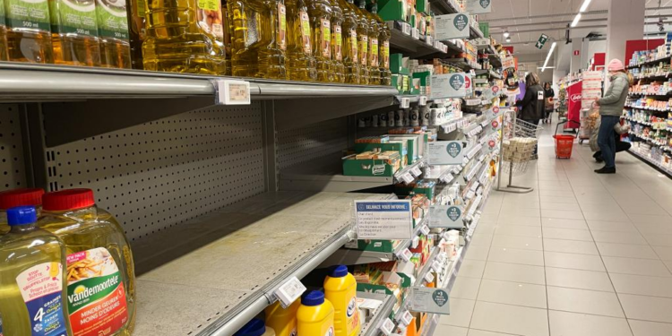 BRUSSELS: Euro zone inflation hits record 7.5 pct in March: Eurostat