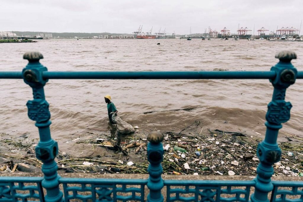 Chinese embassy in South Africa donates to flood victims