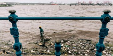 Chinese embassy in South Africa donates to flood victims